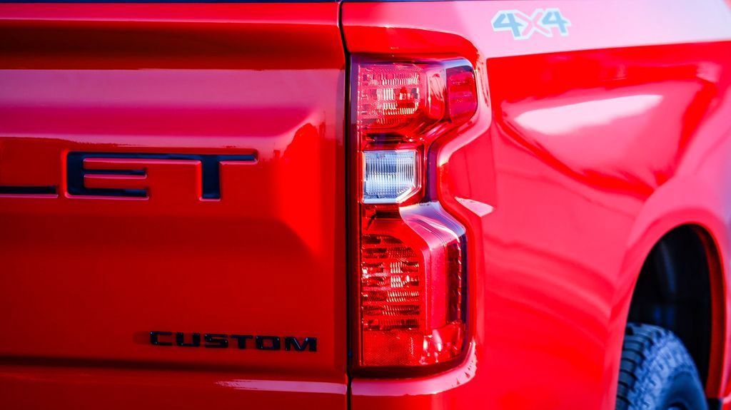 Used 2024 Chevrolet Silverado 1500 Custom w/ LPO, Dark Essentials Package image 10