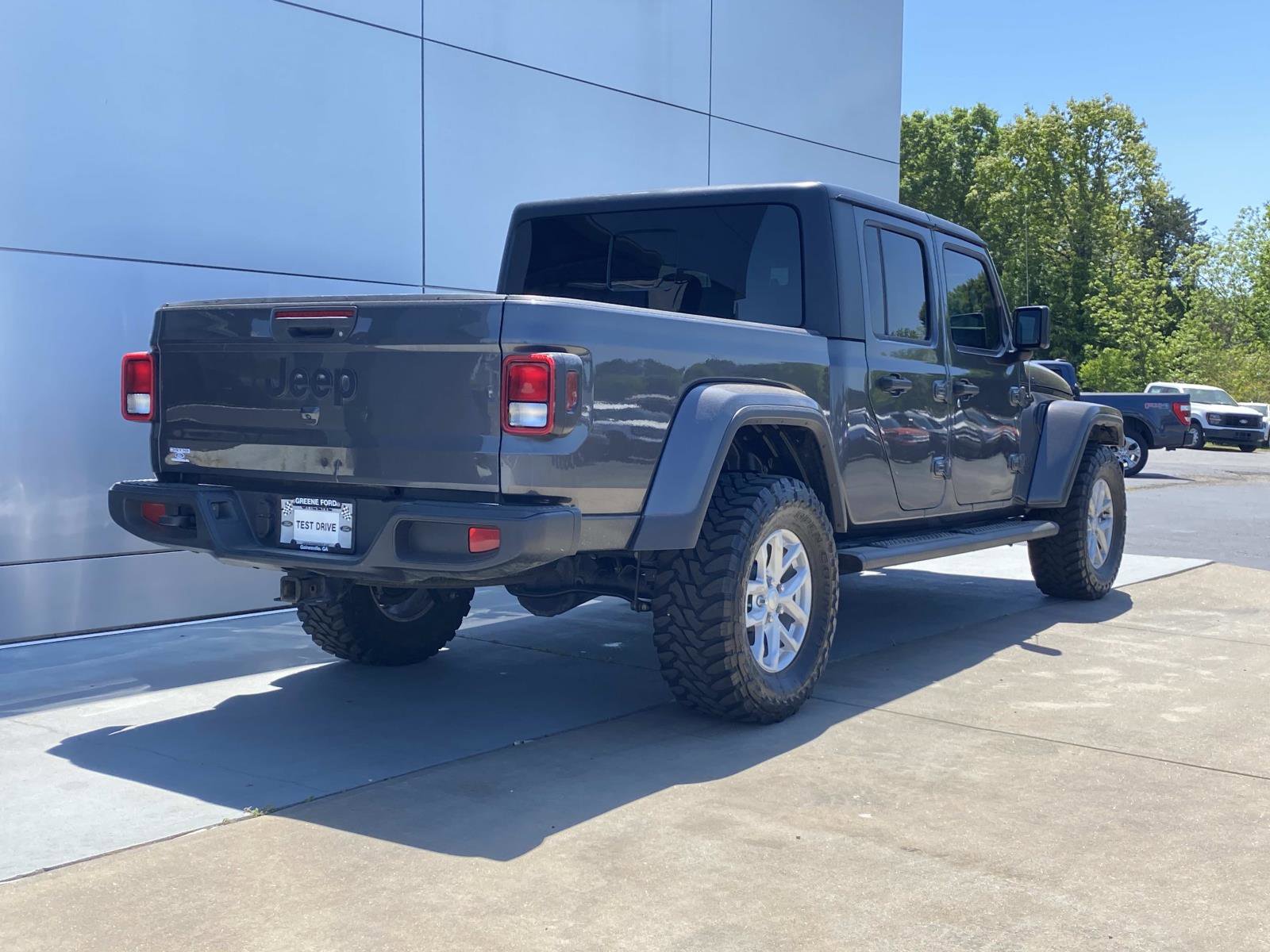 Used 2023 Jeep Gladiator Sport AWD/4WD image 4