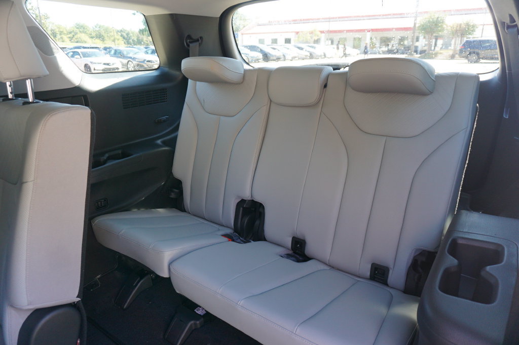 Used 2024 Hyundai Palisade SEL FWD image 17
