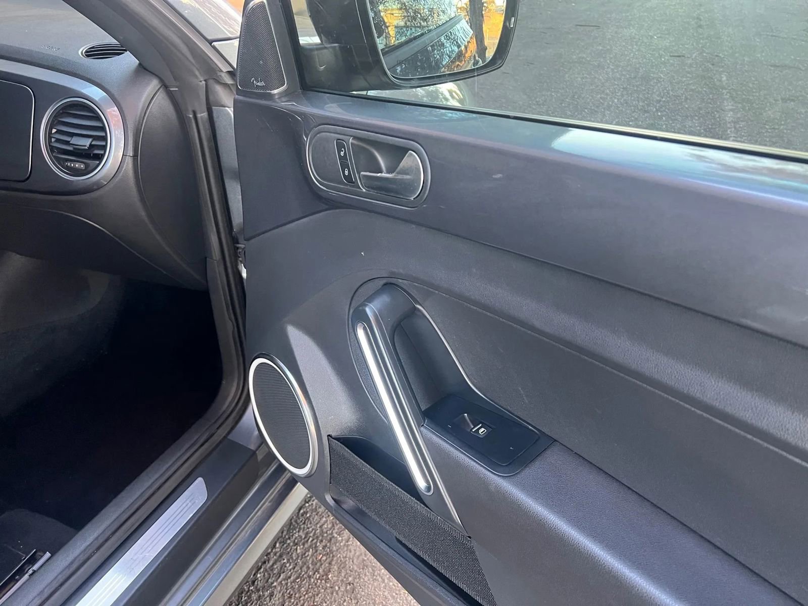 Used 2012 Volkswagen Beetle 2.5 image 20