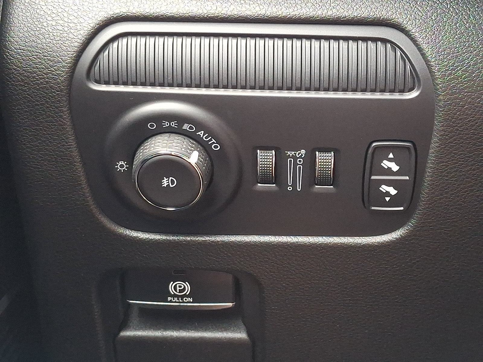 Certified 2022 Jeep Wagoneer Series I AWD/4WD image 26