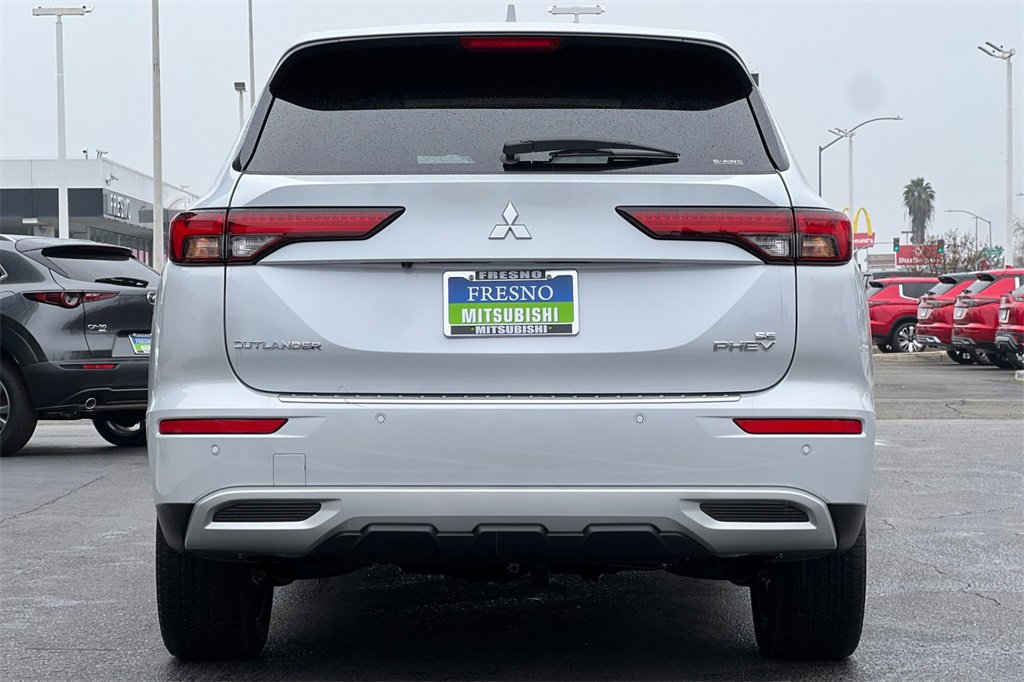 New 2025 Mitsubishi Outlander SE image 6