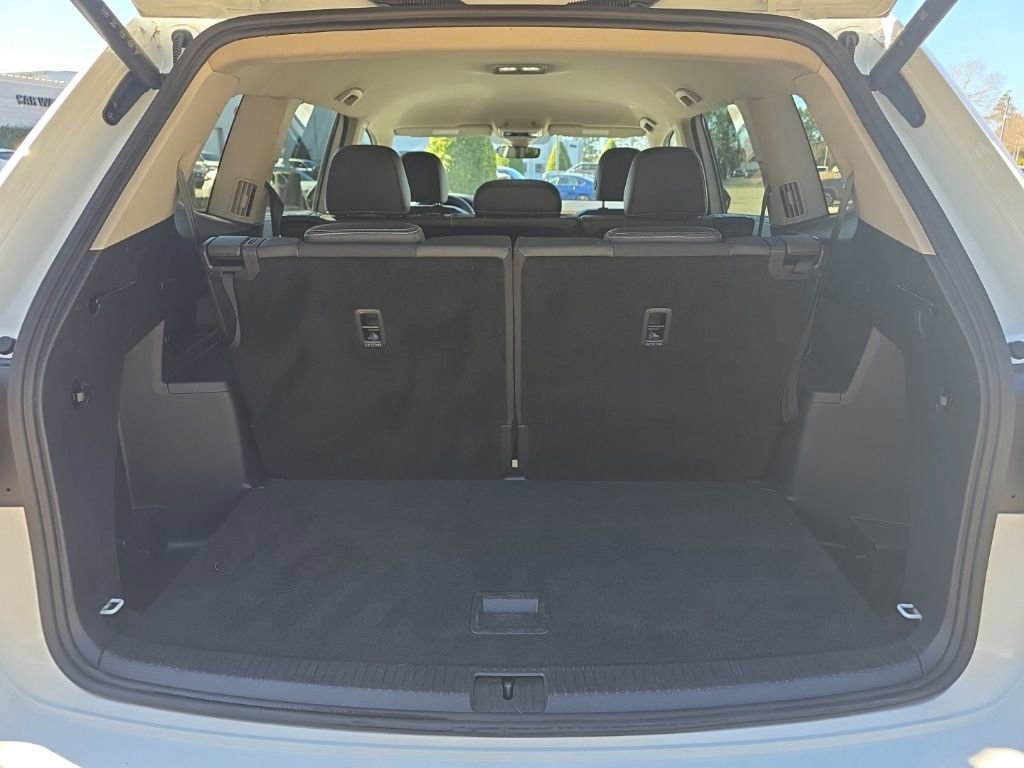 Used 2025 Volkswagen Atlas SE image 13