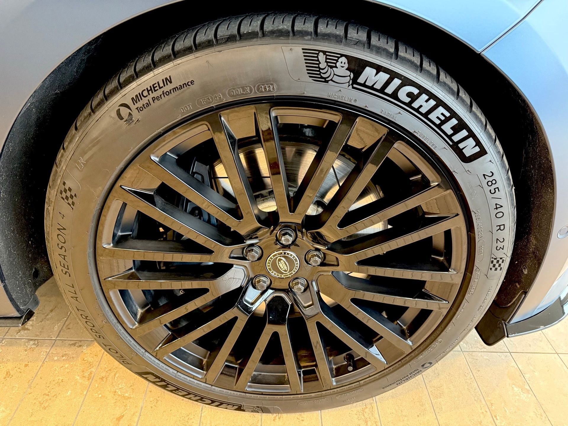 Used 2025 Land Rover Range Rover Sport SV Edition Two image 41