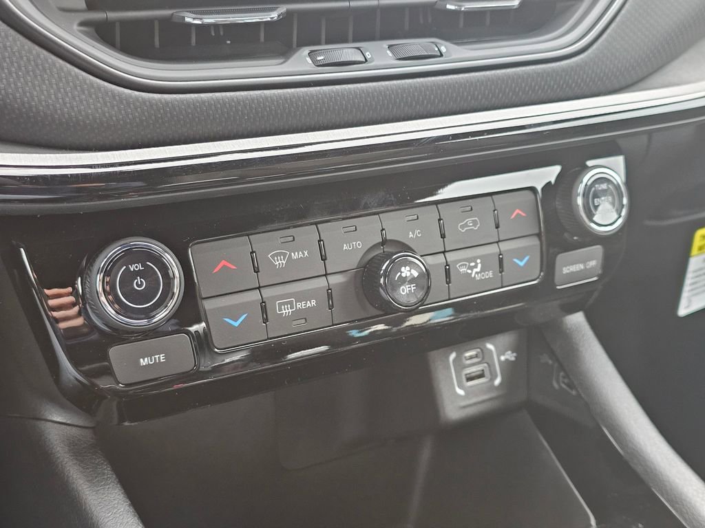 New 2026 Jeep Compass Trailhawk image 23