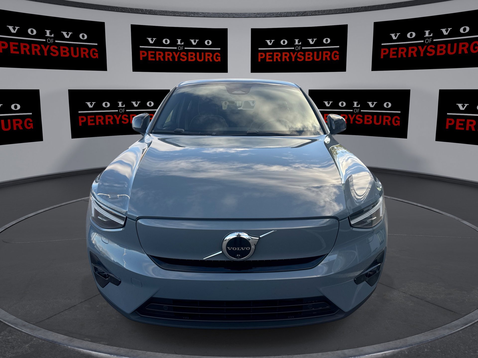 Used 2023 Volvo C40 P8 Recharge Ultimate image 3