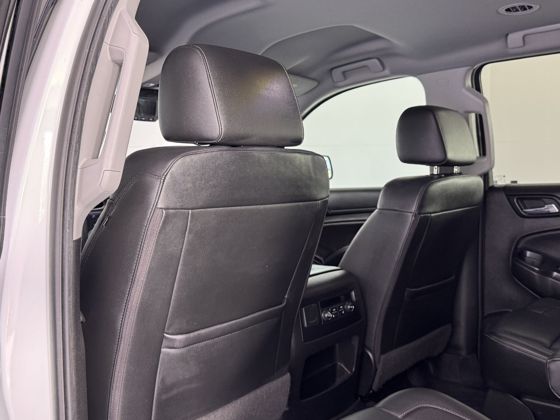 Used 2018 GMC Yukon XL SLT w/ Premium Edition RWD image 16