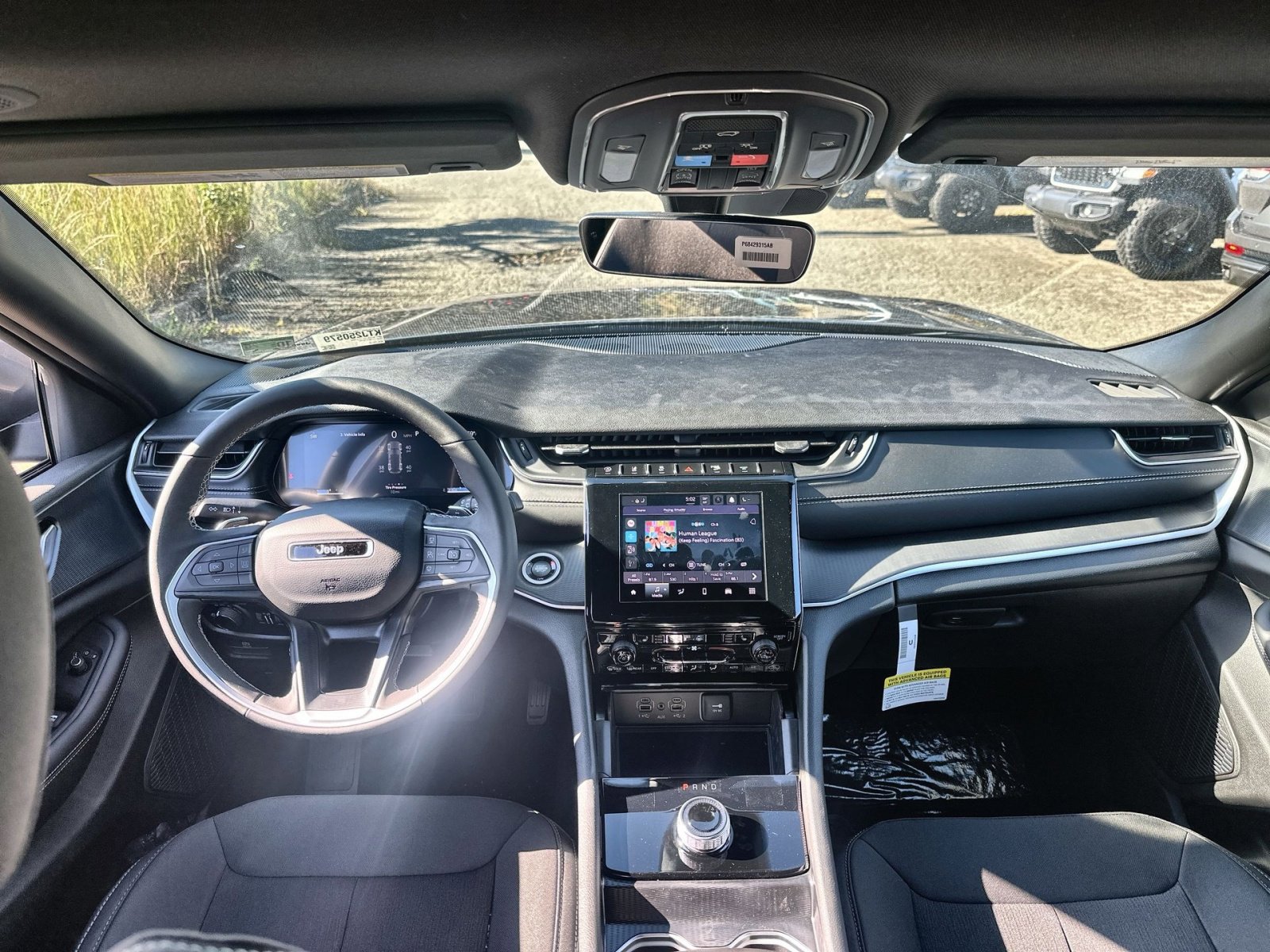 New 2025 Jeep Grand Cherokee Laredo w/ Luxury Tech Group I image 22