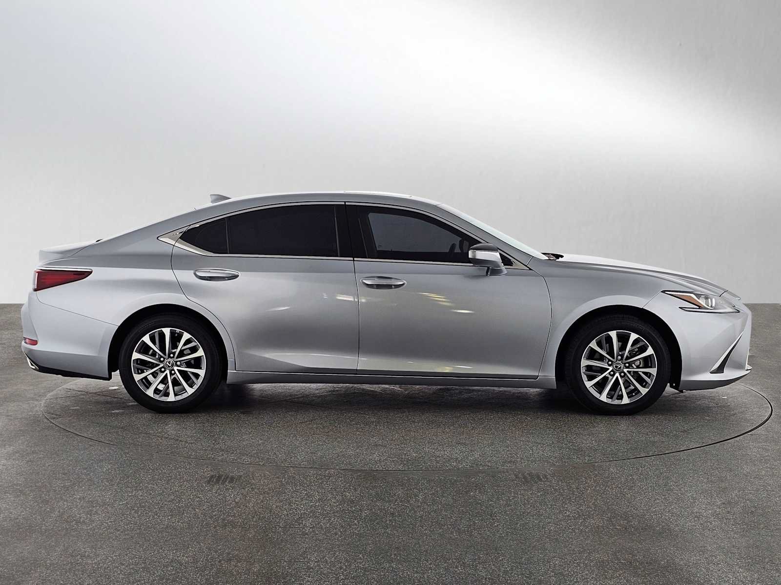 Certified 2024 Lexus ES 350 w/ Accessory Package (Z2) FWD image 2