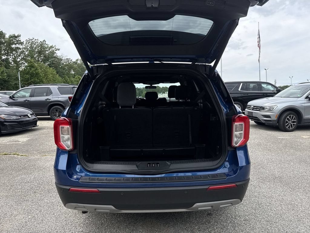 Used 2020 Ford Explorer XLT w/ Equipment Group 202A AWD/4WD image 21