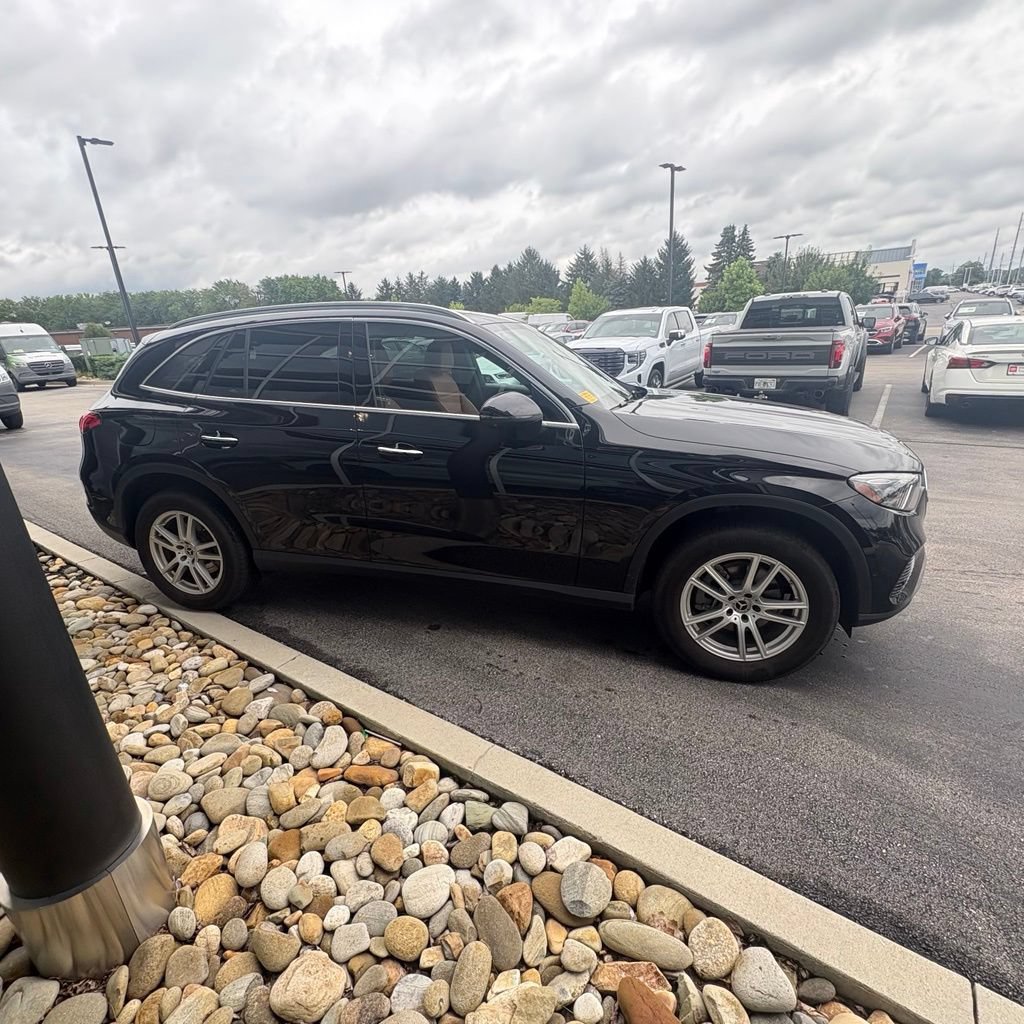 Used 2023 Mercedes-Benz GLC 300 4MATIC image 5