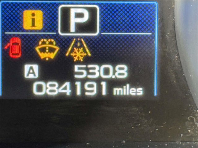 Used 2015 Subaru Outback 3.6R Limited image 2