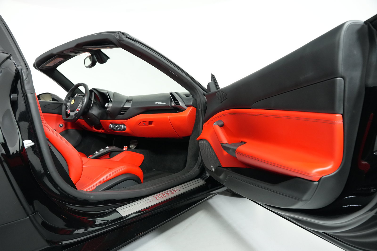 Certified 2017 Ferrari 488 Spider RWD image 39