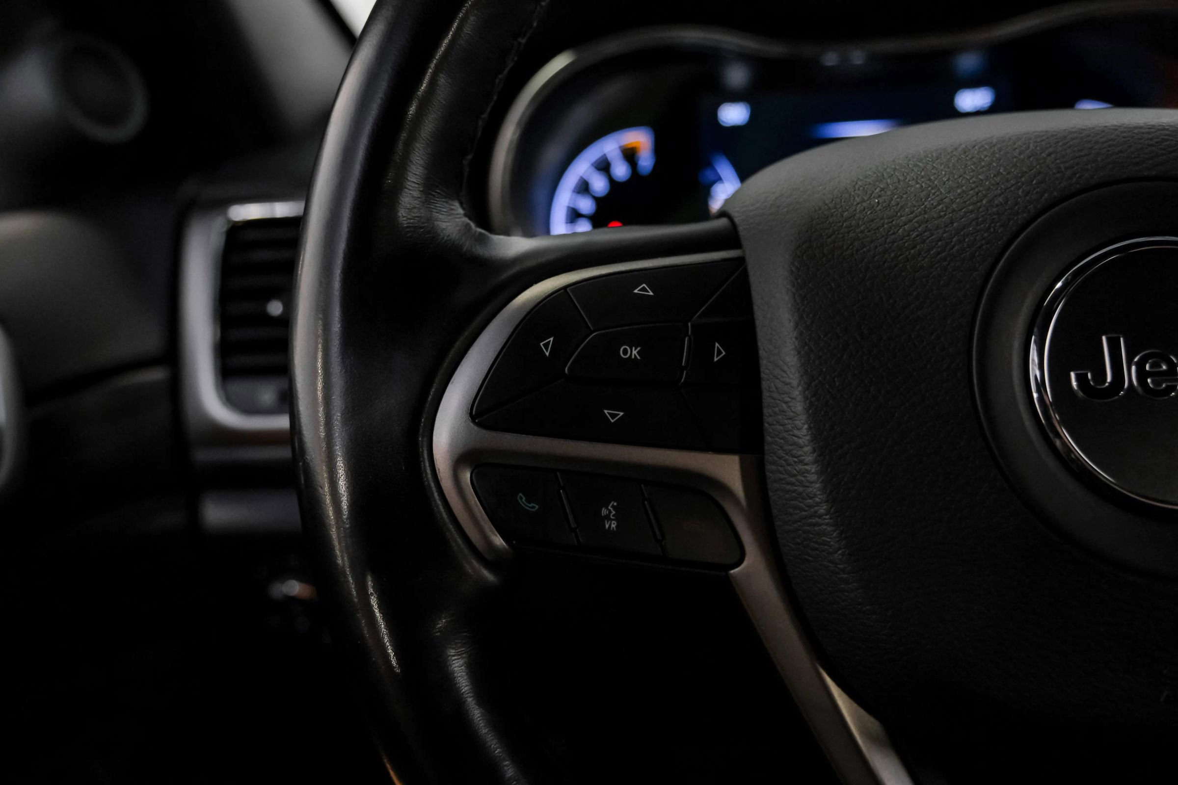 Used 2021 Jeep Grand Cherokee Laredo X RWD image 12