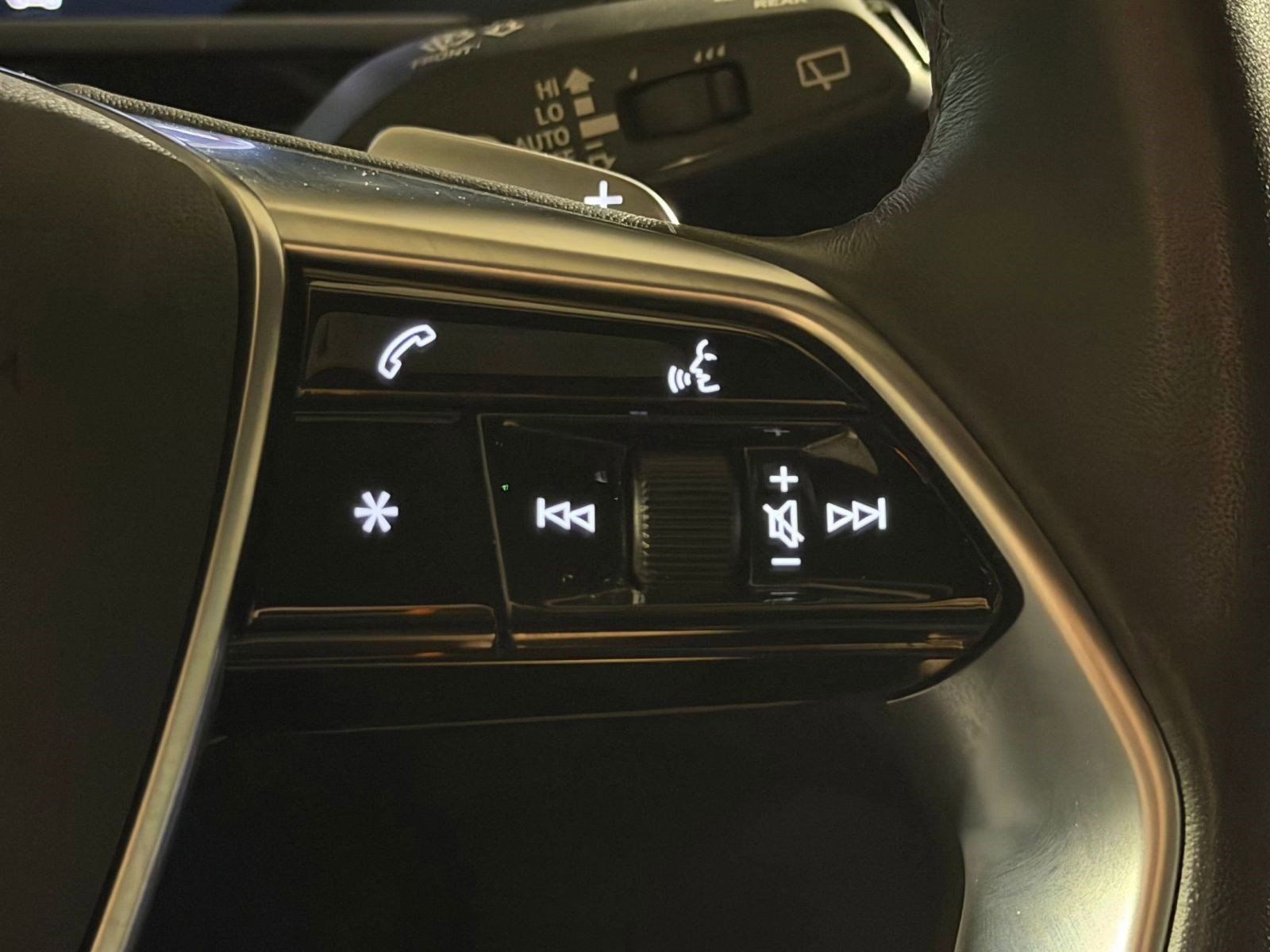 Certified 2023 Audi e-tron Premium Plus w/ Premium Plus Package AWD/4WD image 29