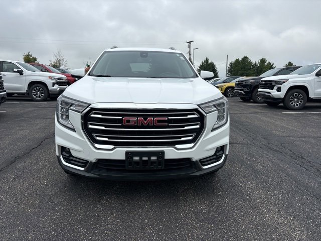 Used 2023 GMC Terrain SLT image 8