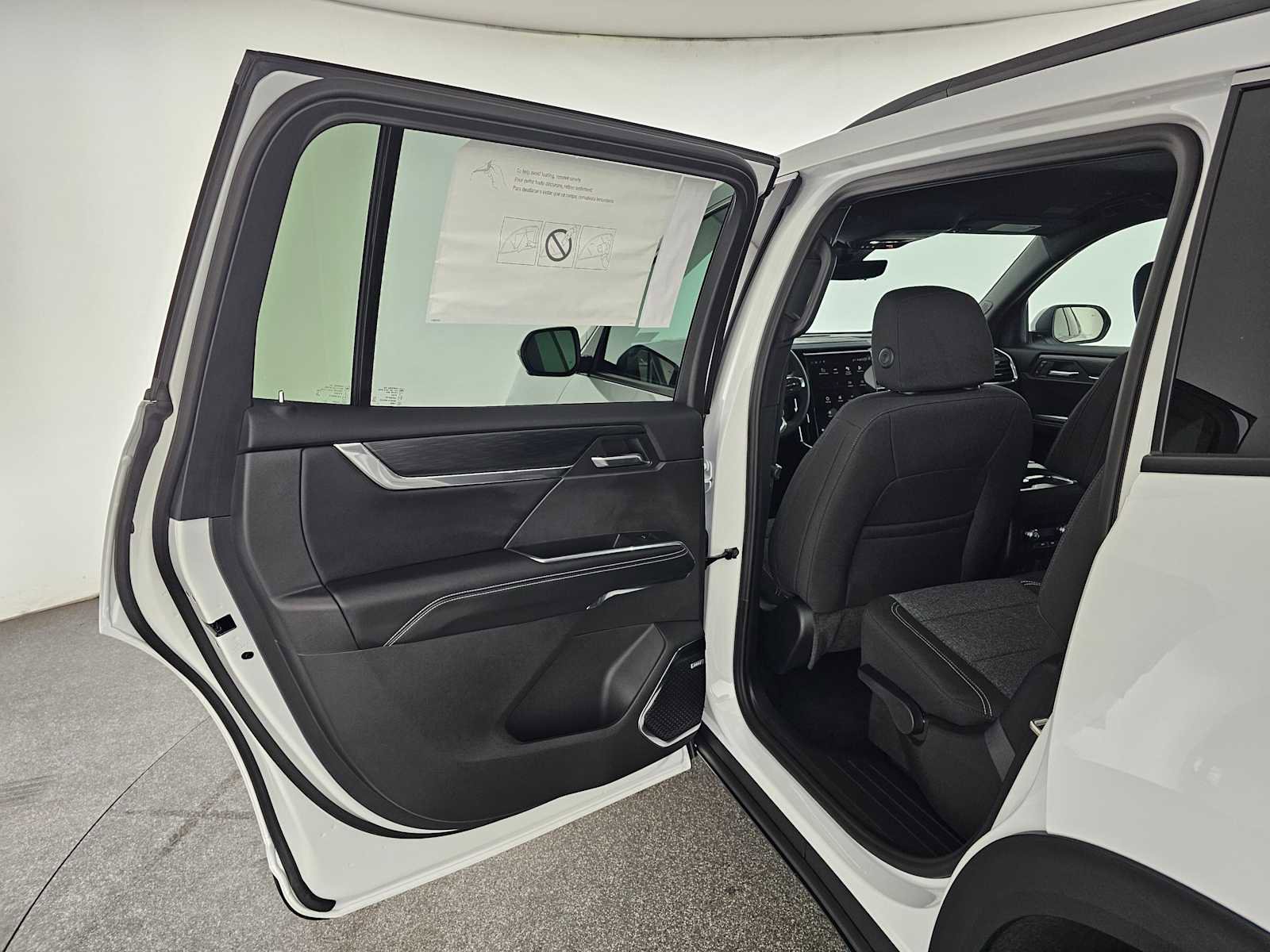 New 2026 GMC Acadia Elevation w/ LPO, Floor Liner Package image 17