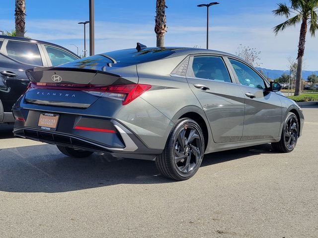 New 2026 Hyundai Elantra SEL Sport FWD image 2