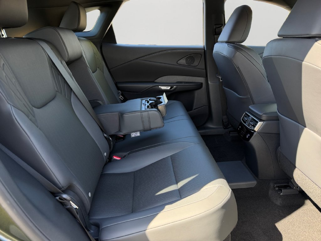 New 2026 Lexus RX 450h AWD image 6