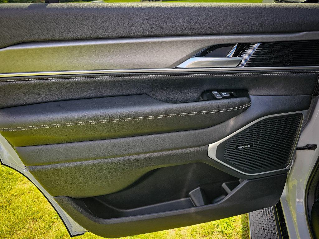 New 2026 Jeep Grand Wagoneer 4WD image 39