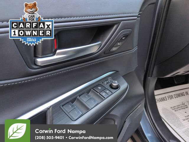 Used 2024 Toyota Venza Limited AWD/4WD image 11
