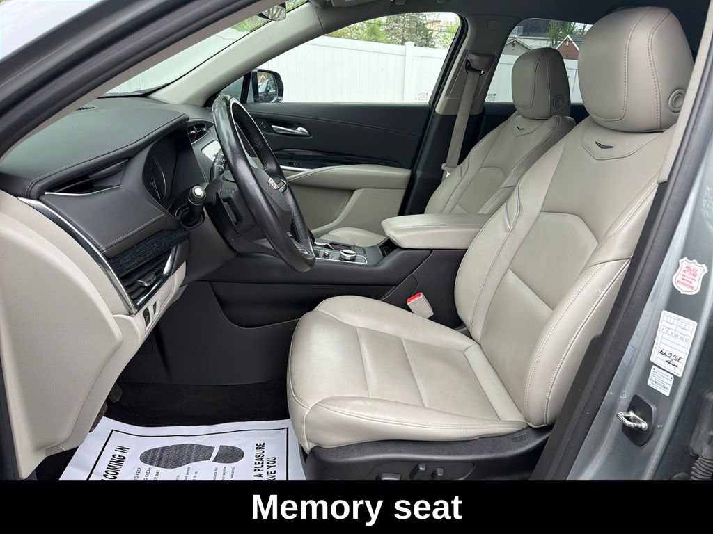 Used 2023 Cadillac XT4 Premium Luxury AWD/4WD image 10