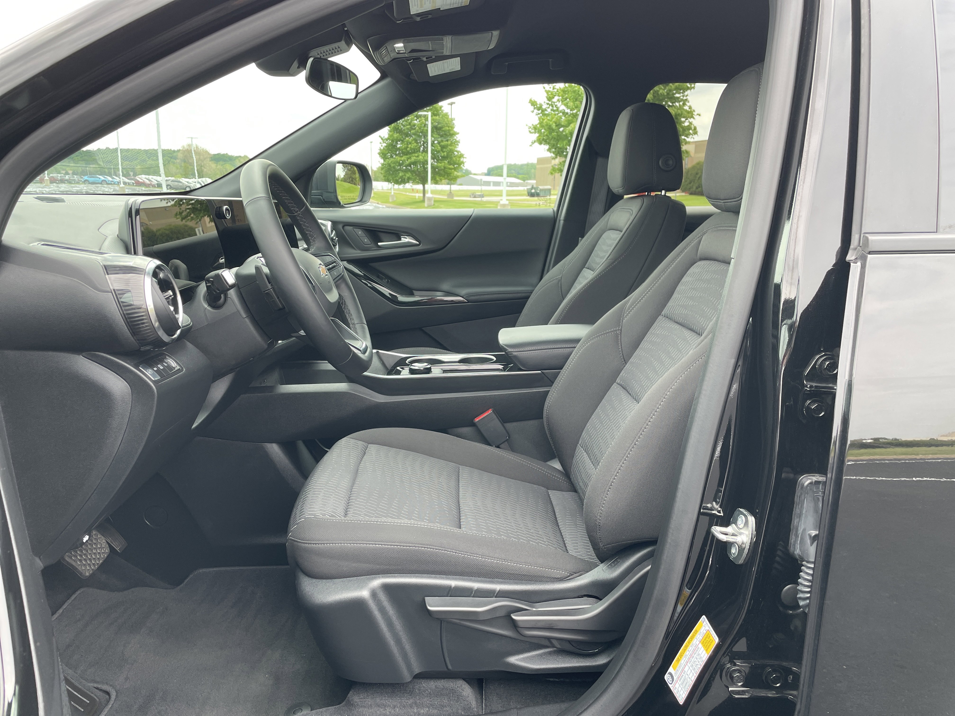 Used 2026 Chevrolet Equinox LT AWD/4WD image 17