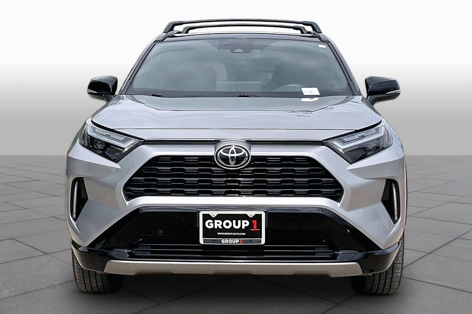 Used 2025 Toyota RAV4 XSE AWD/4WD image 4