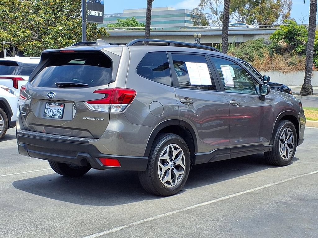 Used 2021 Subaru Forester Premium AWD/4WD image 5