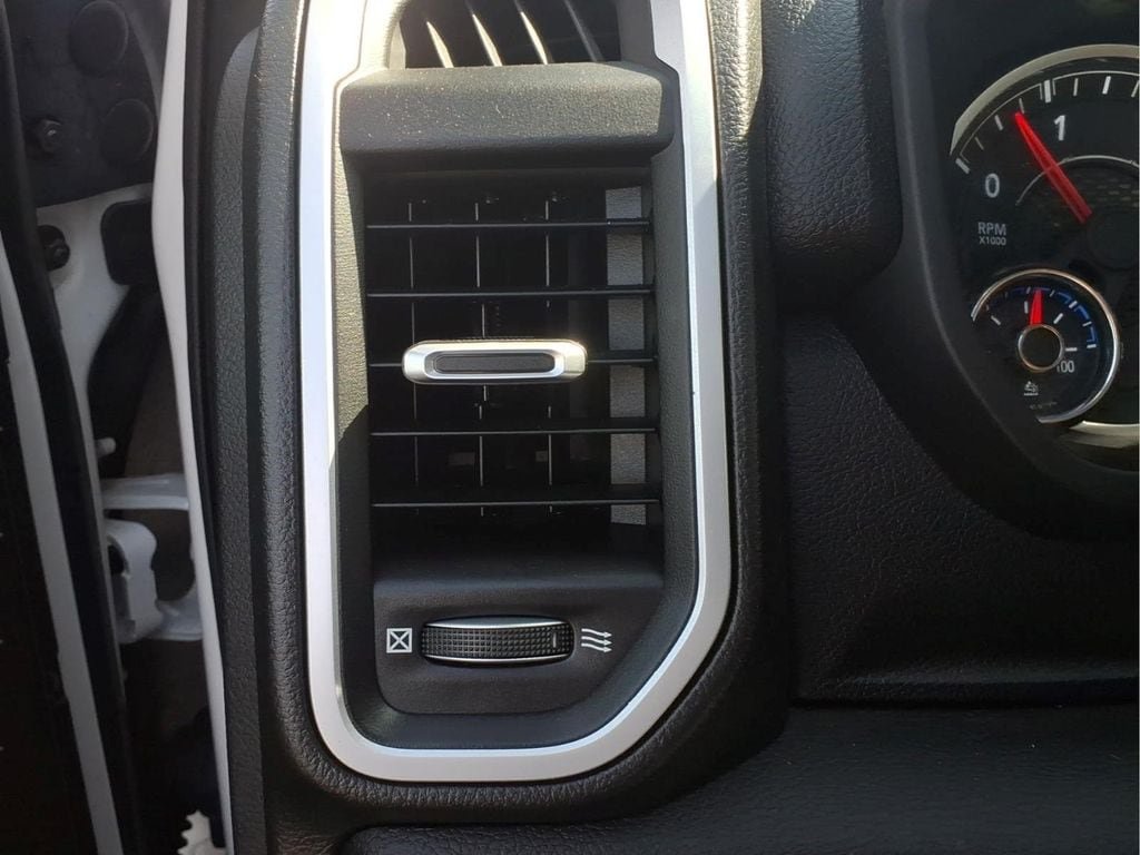 Used 2024 RAM 2500 Big Horn w/ Off Road Package AWD/4WD image 18