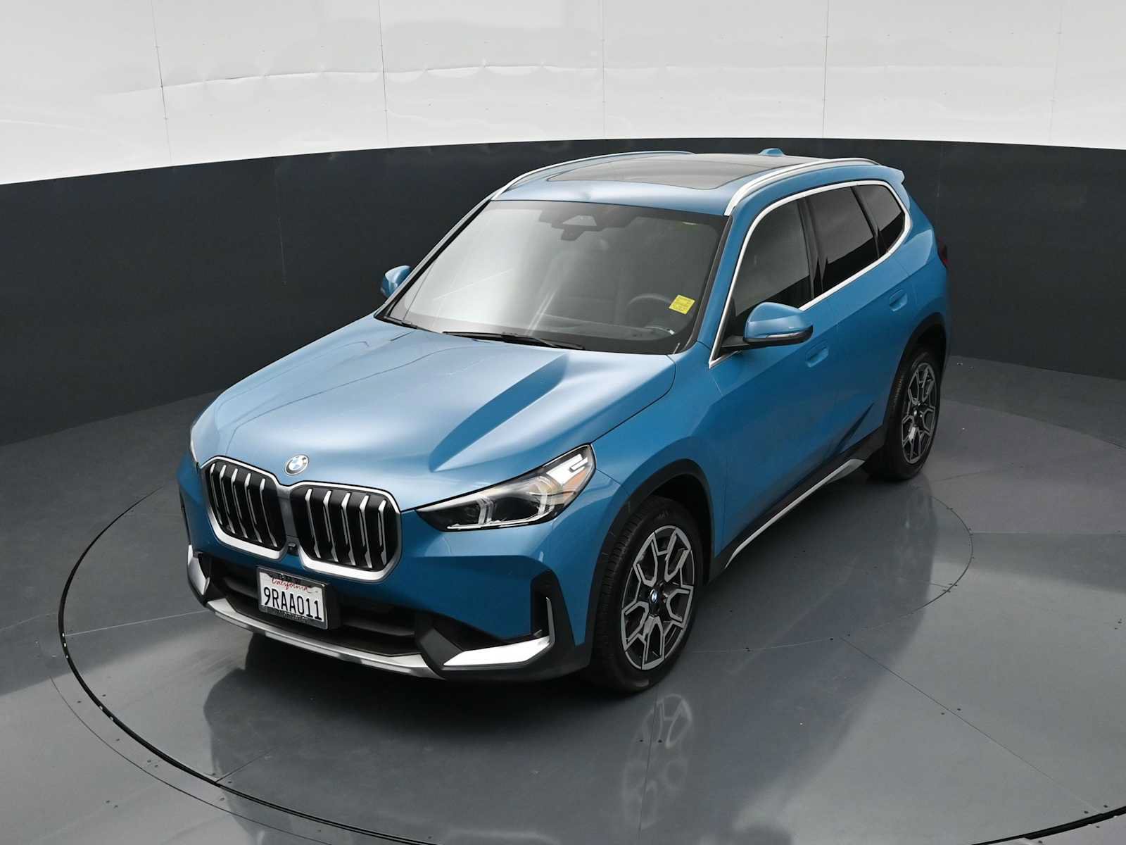 Used 2025 BMW X1 xDrive28i w/ Technology Package AWD/4WD image 17