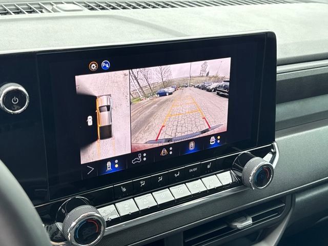 Used 2025 Chevrolet Colorado Trail Boss image 11