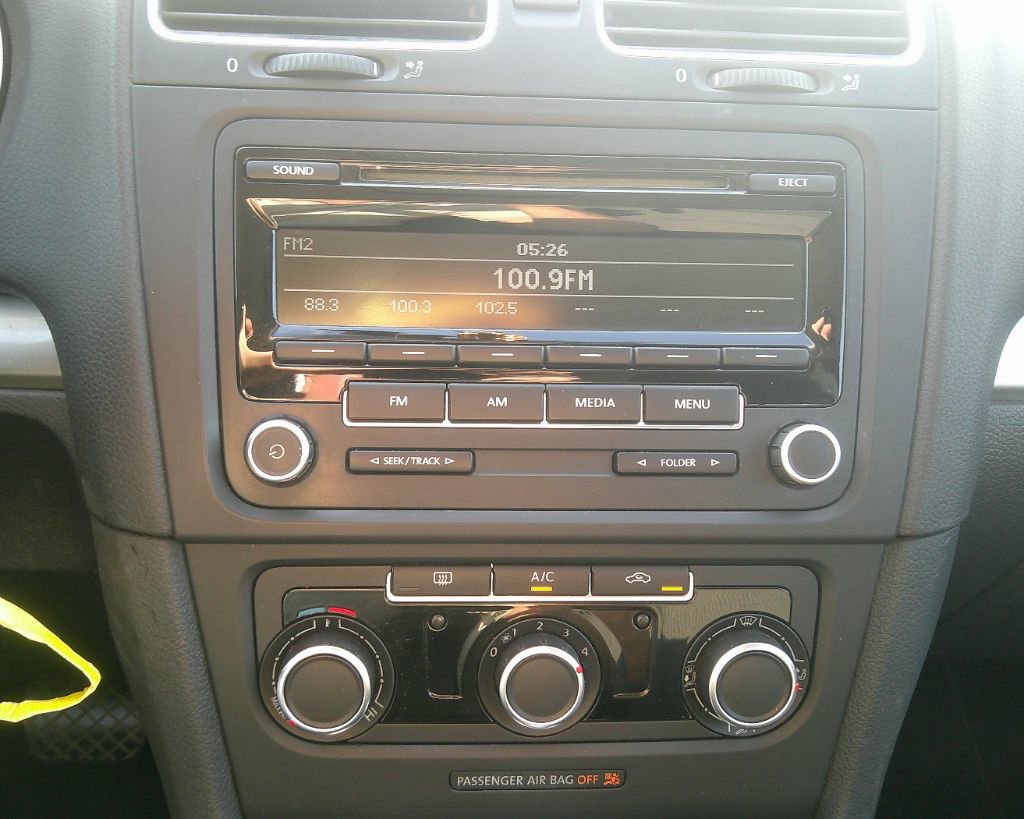 Used 2013 Volkswagen Golf 2-Door image 14