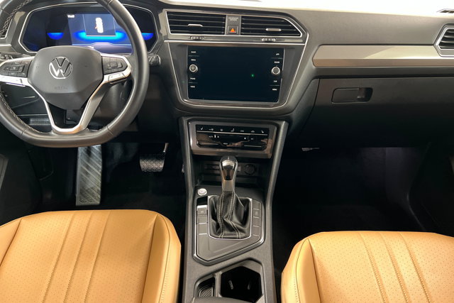 Used 2023 Volkswagen Tiguan SE FWD image 13