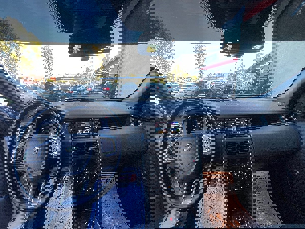 Used 2019 Land Rover Discovery Sport HSE image 9