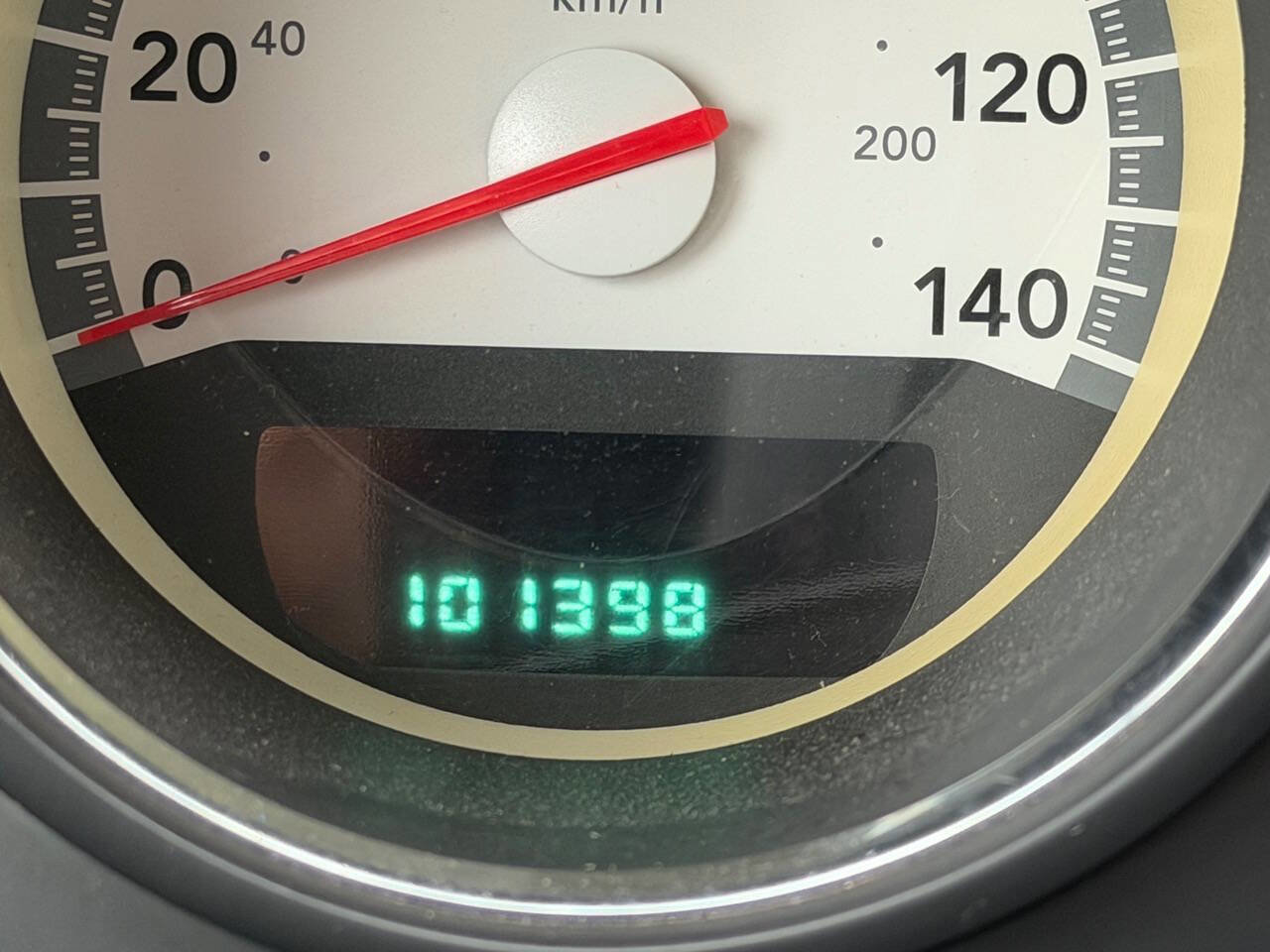 Used 2010 Dodge Challenger SE image 19