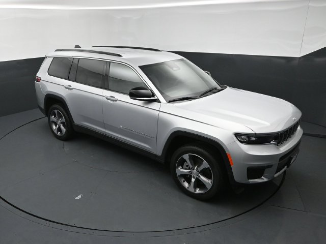 Used 2025 Jeep Grand Cherokee L Limited AWD/4WD image 16