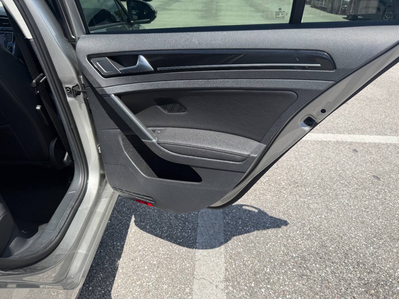 Used 2015 Volkswagen Golf TDI SEL FWD image 28