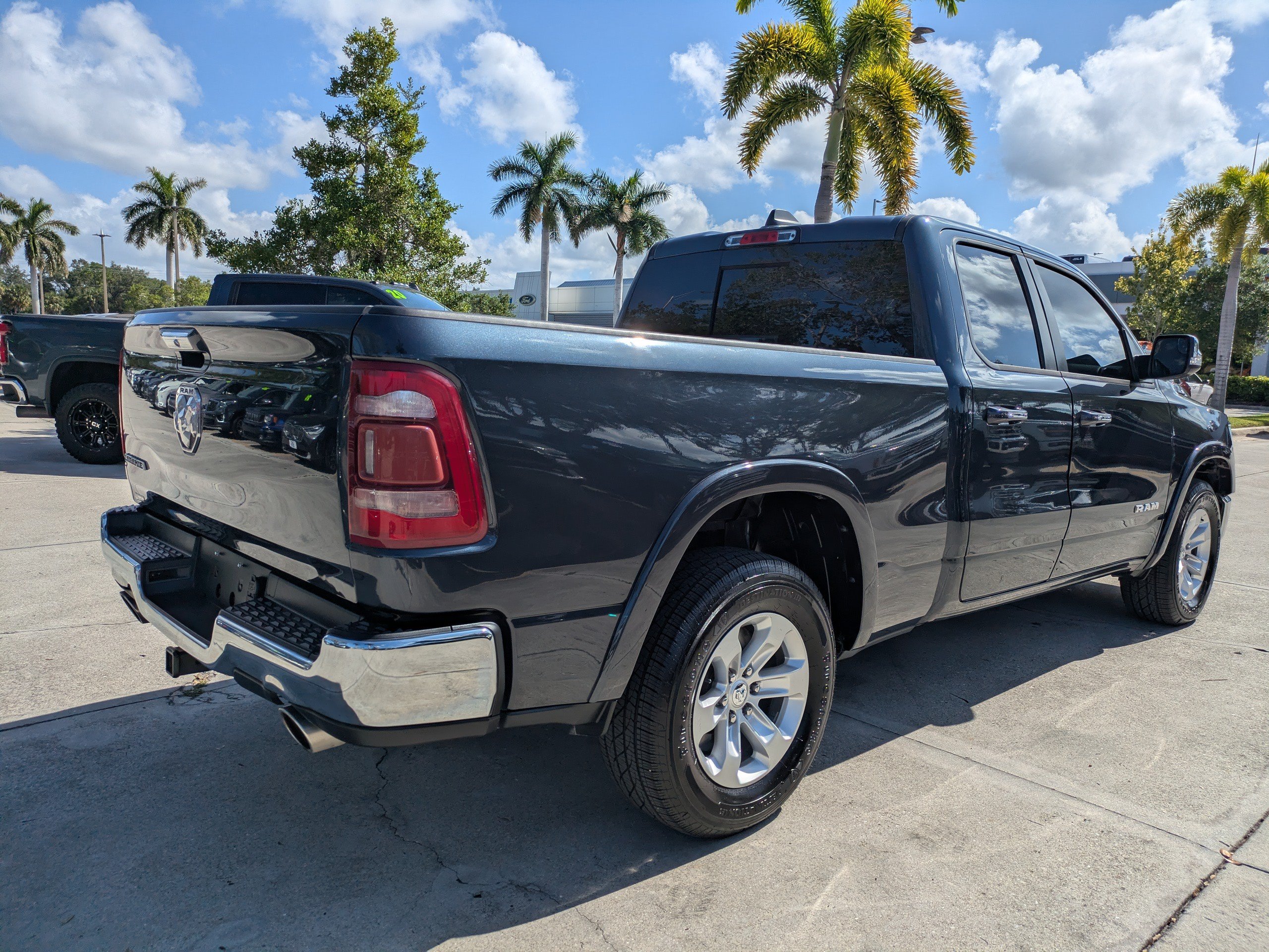 Used 2019 RAM 1500 Laramie RWD image 4