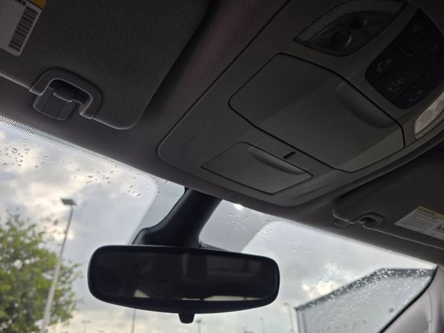 Used 2024 Chrysler Pacifica Touring-L image 37