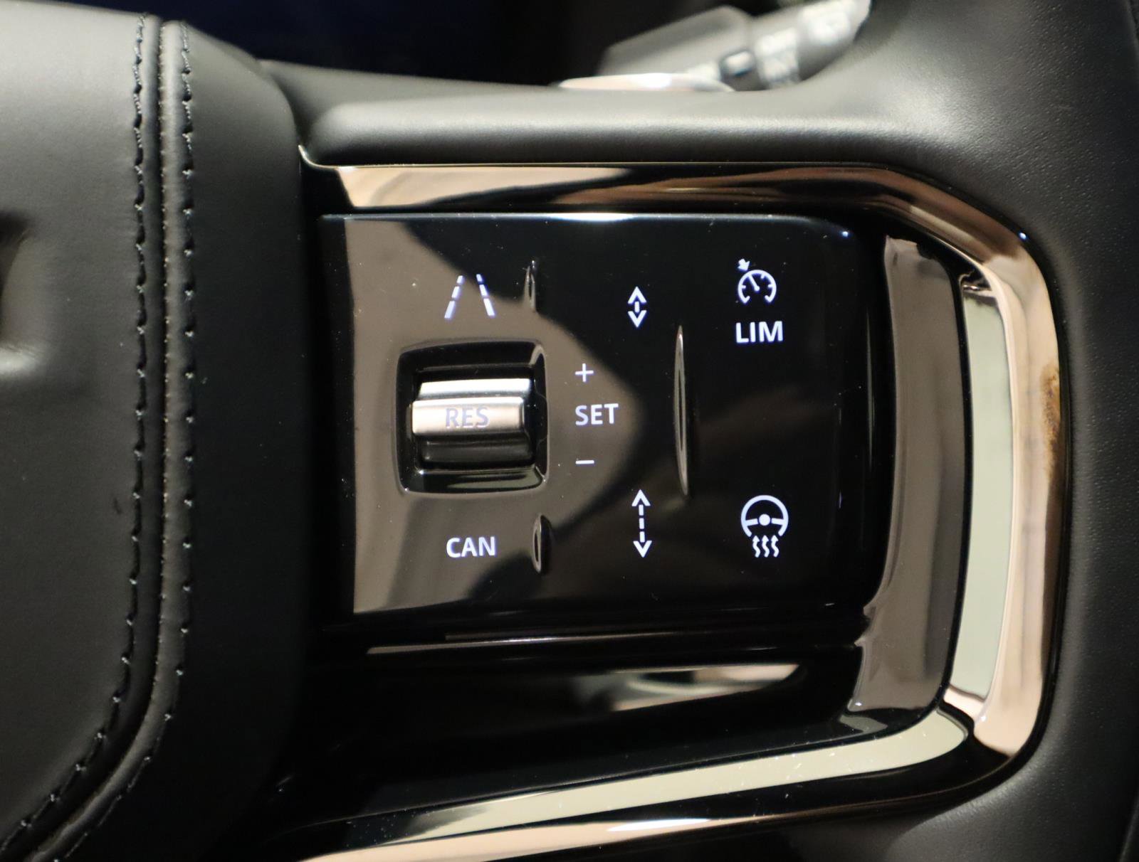 Used 2026 Land Rover Range Rover Velar Dynamic SE image 30