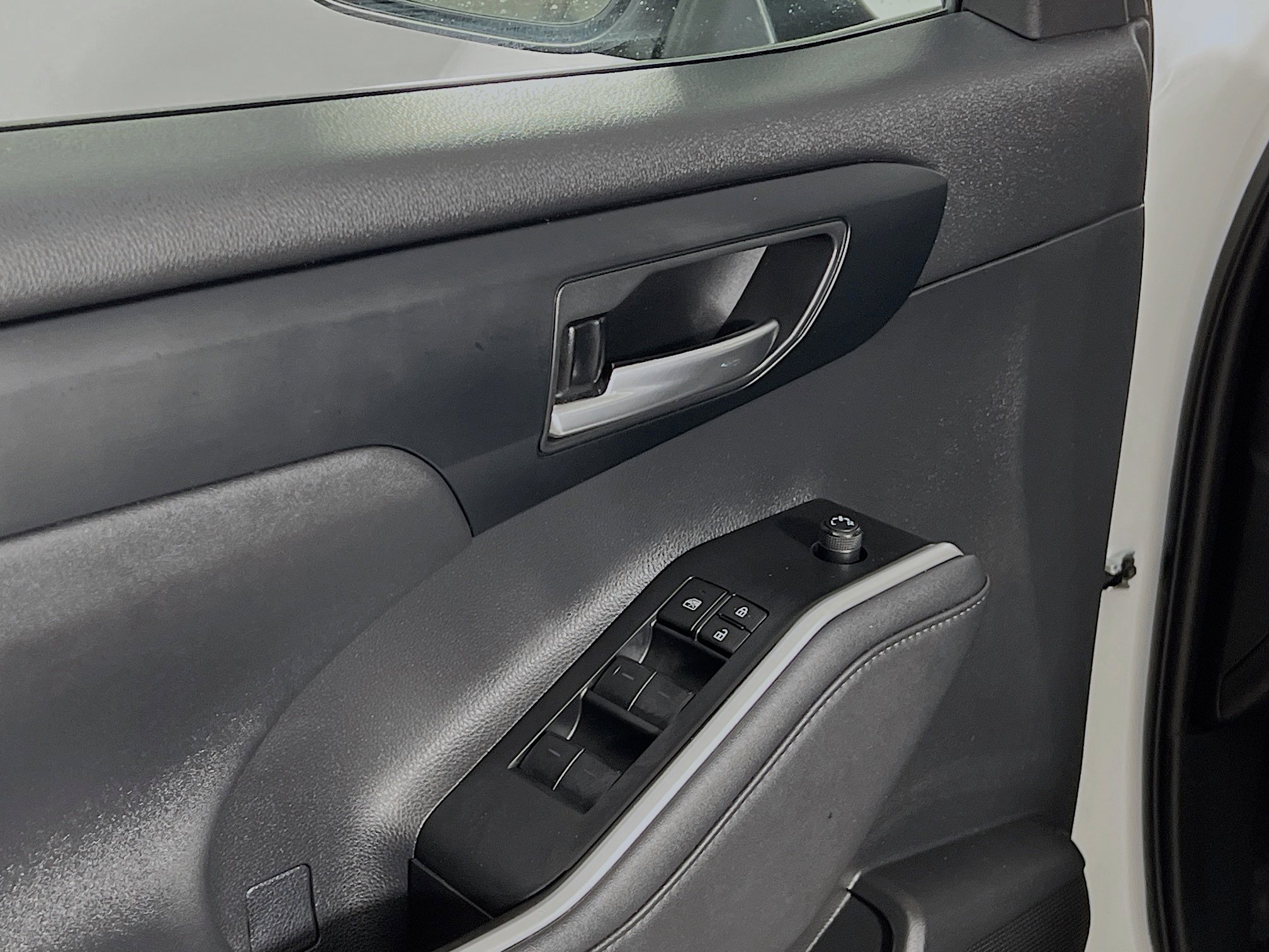 Used 2023 Toyota Highlander XLE image 17