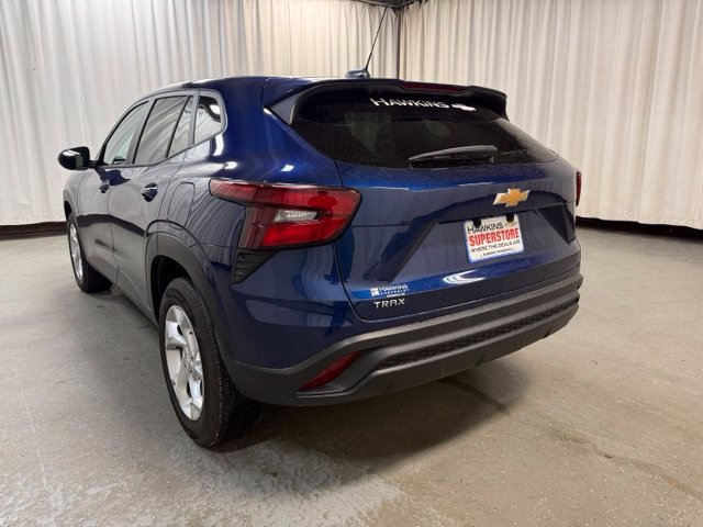Used 2024 Chevrolet Trax LS w/ LS Convenience Package FWD image 8