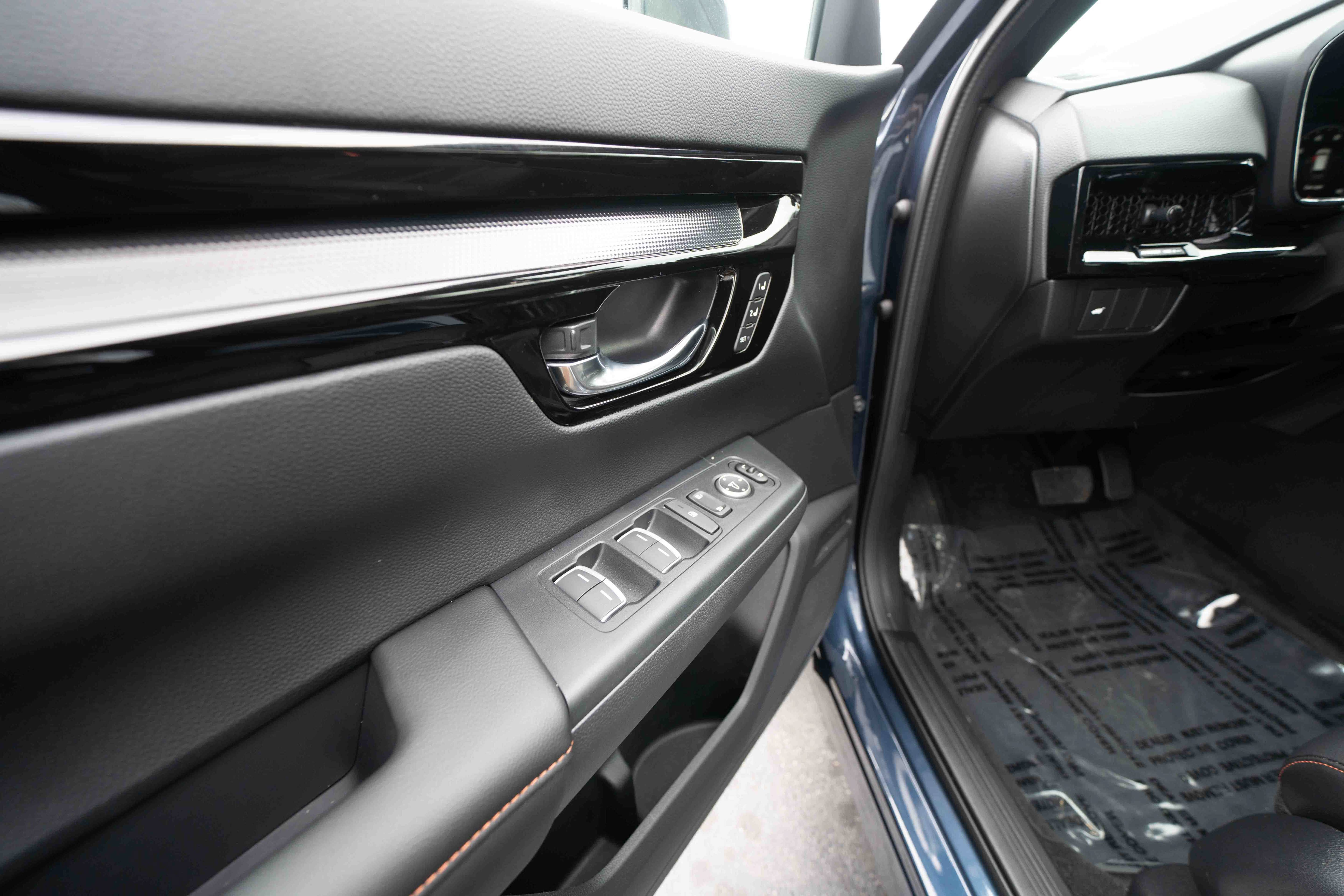 Used 2026 Honda CR-V Sport Touring image 7