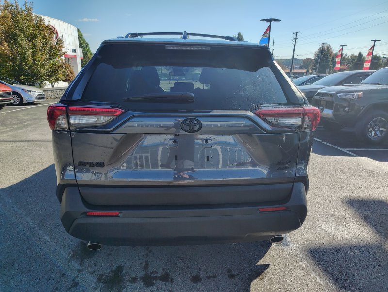 Used 2023 Toyota RAV4 XLE w/ Convenience Package AWD/4WD image 5