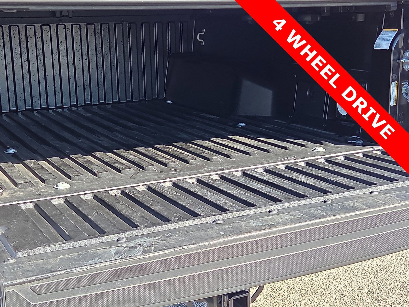 Used 2023 Toyota Tacoma TRD Sport AWD/4WD image 9