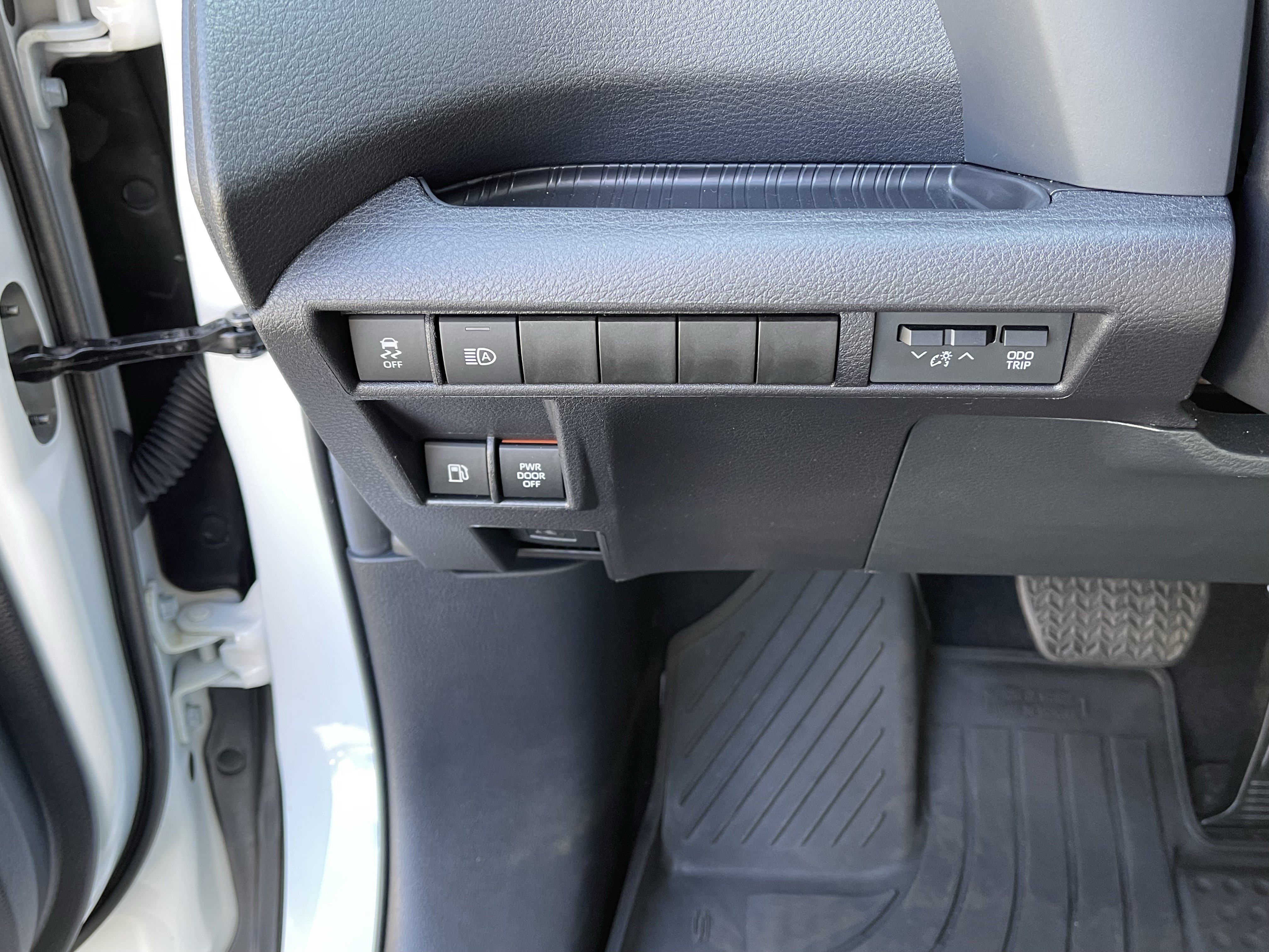 Certified 2025 Toyota Sienna XSE w/ XSE Premium Package AWD/4WD image 25