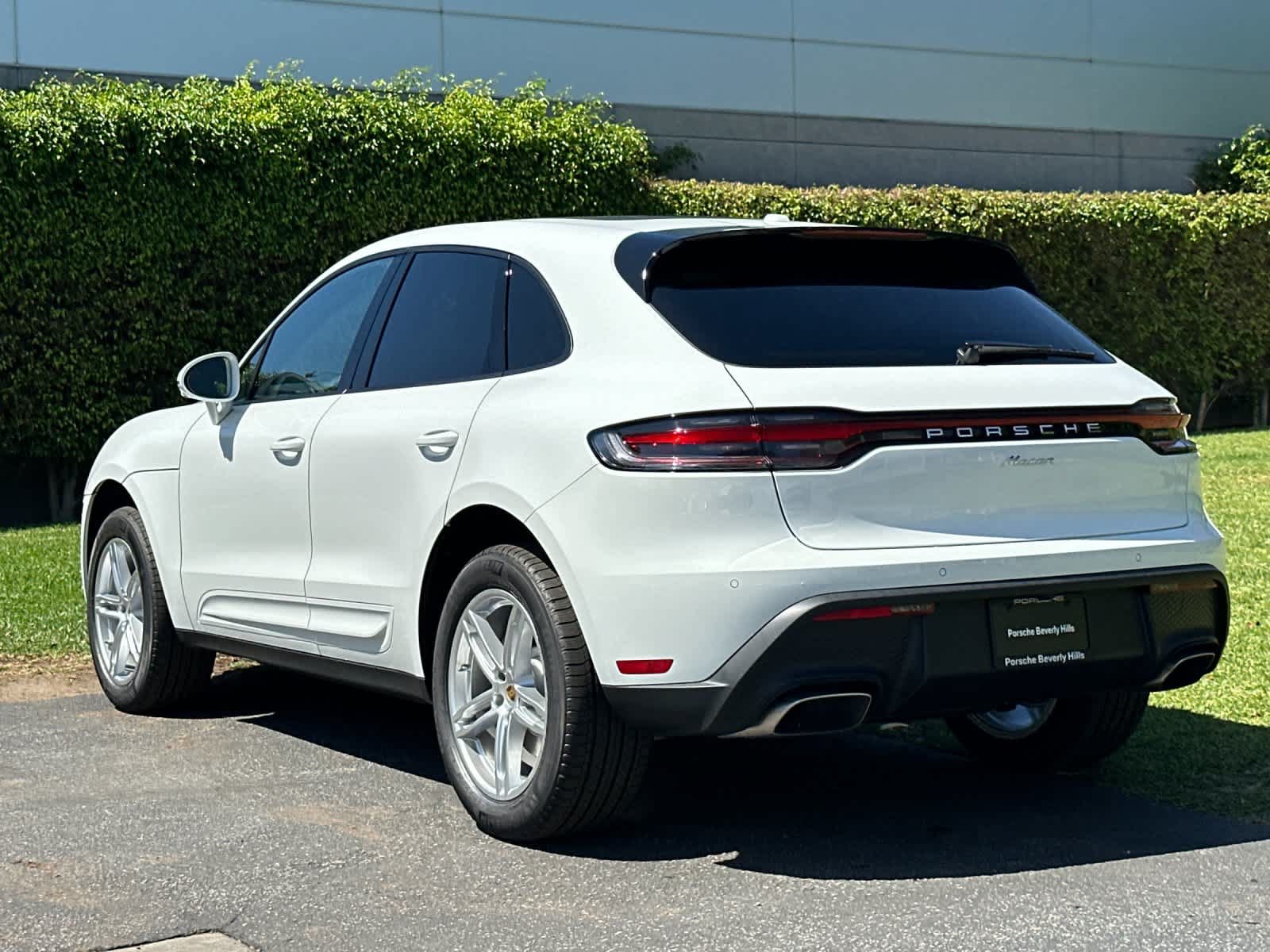 New 2026 Porsche Macan AWD/4WD image 3