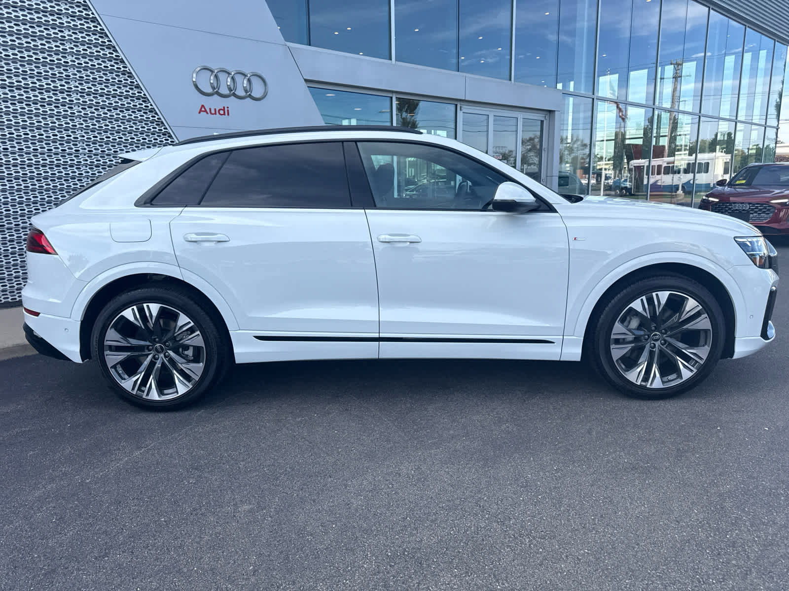New 2026 Audi Q8 Premium Plus image 9