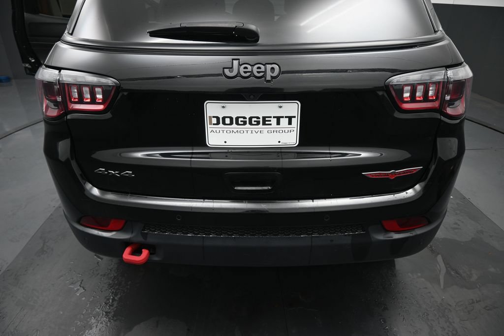 Used 2024 Jeep Compass Trailhawk AWD/4WD image 12